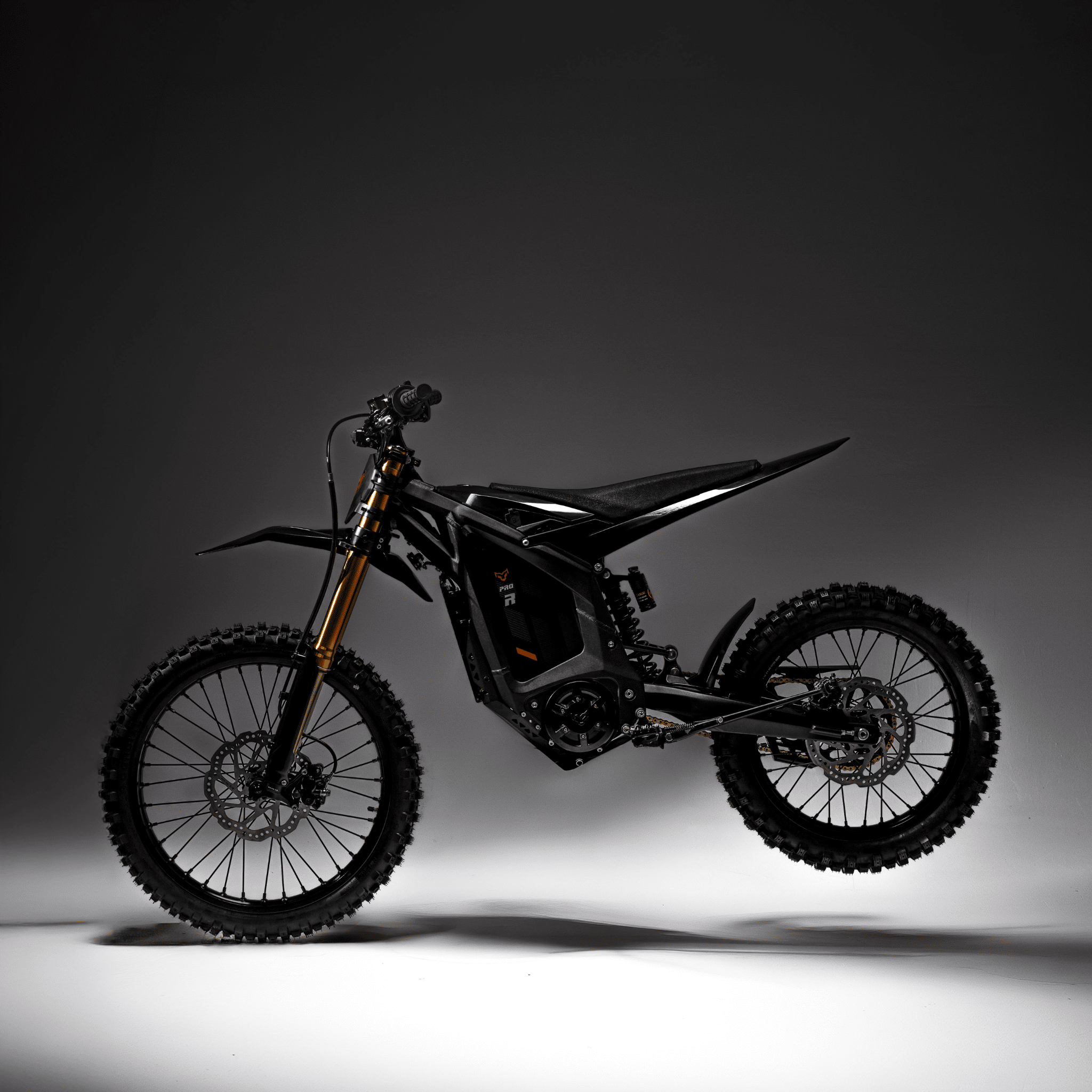 Arctic Leopard Clouded XE PRO R — vue profil